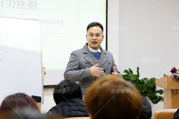 90后小鲜肉鹿晗是怎么保养皮肤的